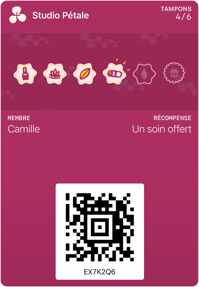 Carte d’exemple de Studio Pétale dans Apple Wallet : 4 tampons sur 6, récompense : Un soin offert.